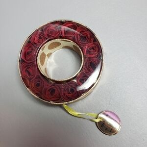 New Ellen Tracy red flower petals for bath